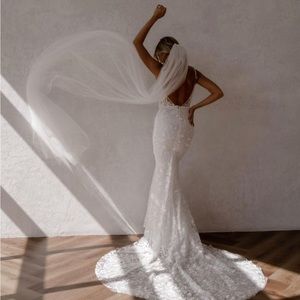 Made with Love Holly Veil (Worn once)